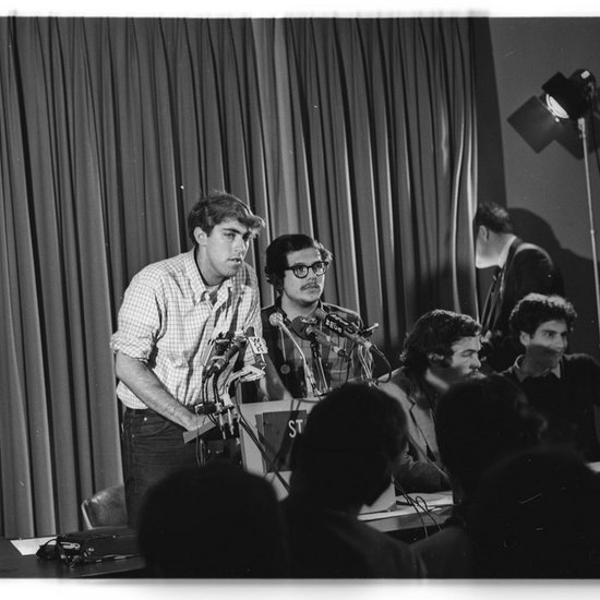 Image of Mark Rudd and other SDS leaders at a Strike Coordinating Committee Press conference