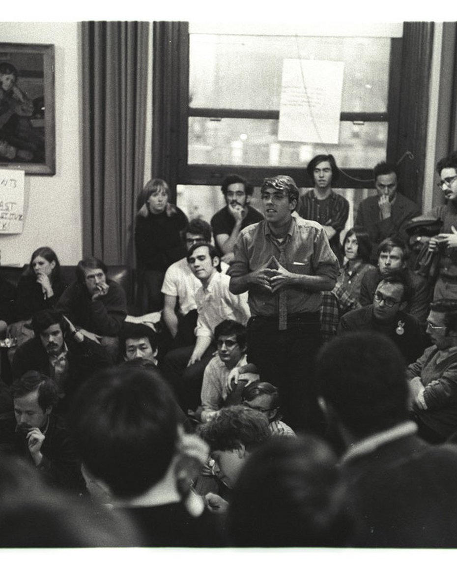 Image of Mark Rudd leading a discussion